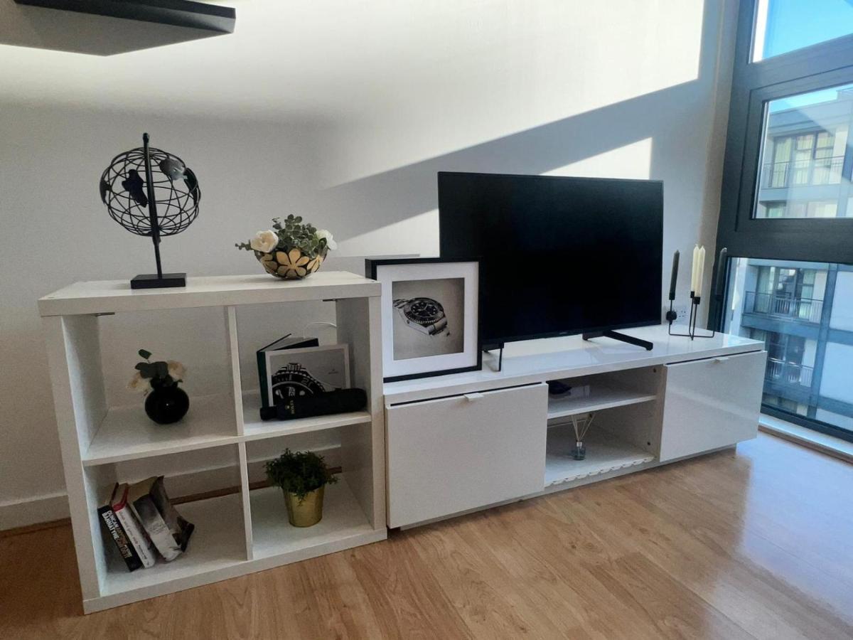 Canary Luxury Modern 1 Bedroom Apartment ลอนดอน ภายนอก รูปภาพ