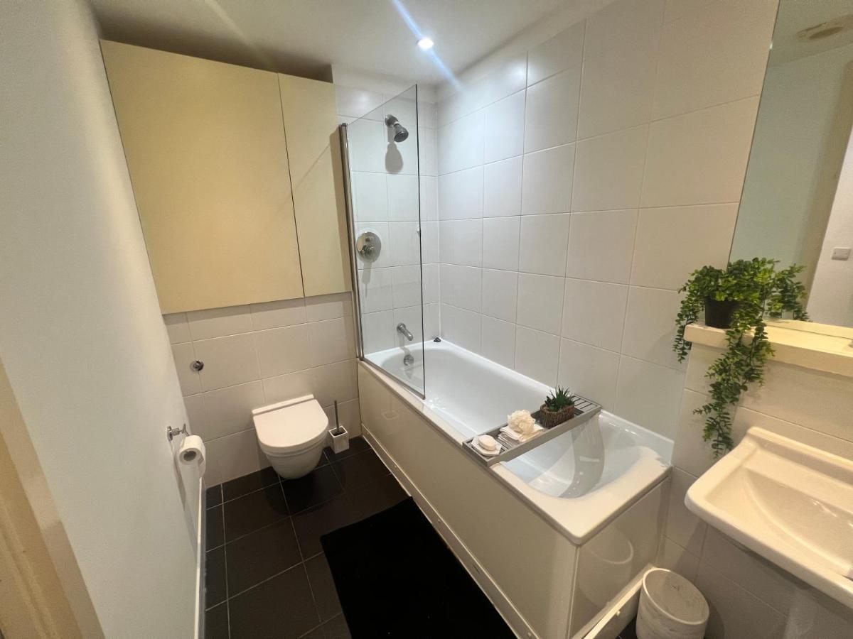 Canary Luxury Modern 1 Bedroom Apartment ลอนดอน ภายนอก รูปภาพ